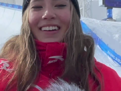 虞书欣演绎黑芝麻馅汤圆：甜蜜滋味，温暖人心