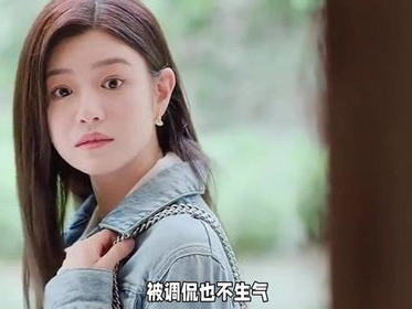 花少陈妍希周柯宇甜蜜互动，浪漫花海见证爱情成长